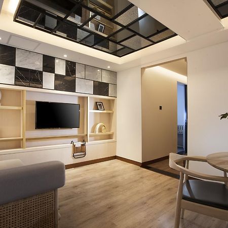 Gaia Cosmo Hotel Yogyakarta Exterior photo