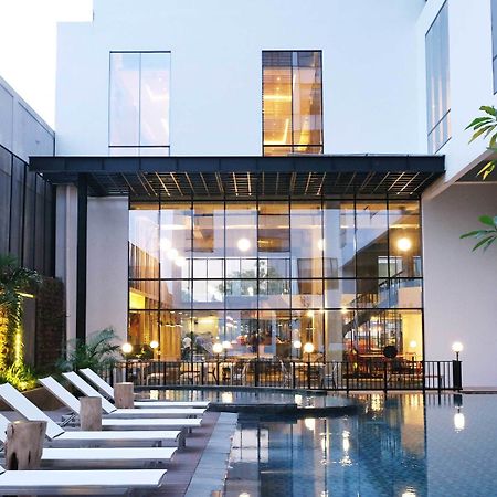 Gaia Cosmo Hotel Yogyakarta Exterior photo