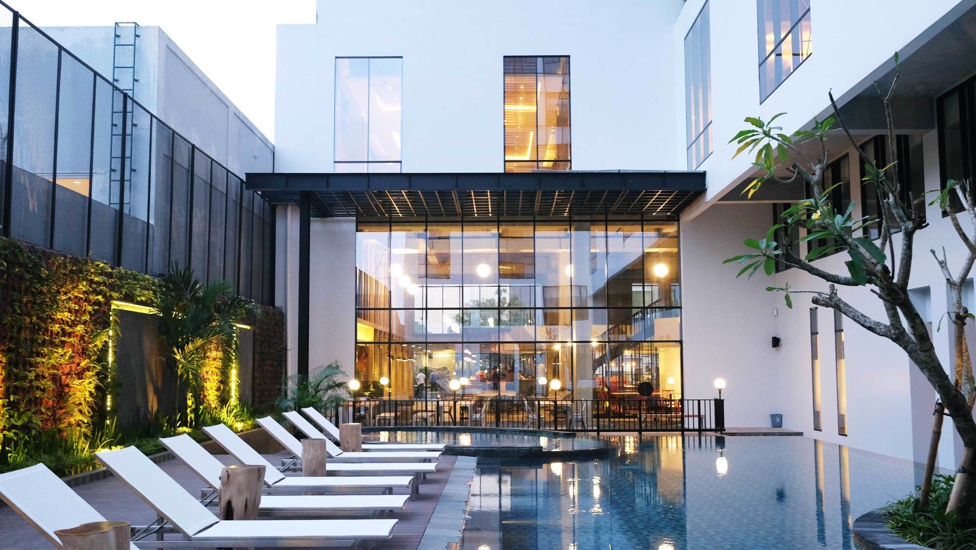 Gaia Cosmo Hotel Yogyakarta Exterior photo