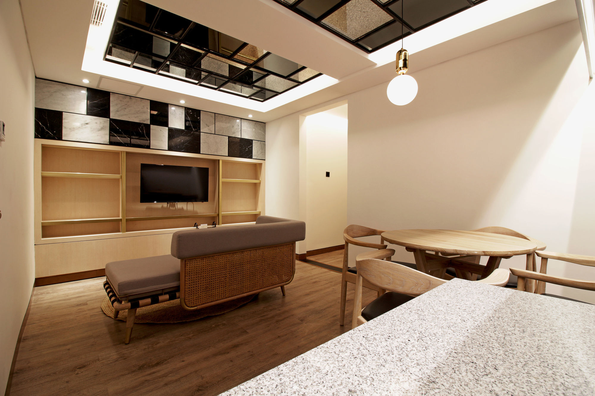 Gaia Cosmo Hotel Yogyakarta Exterior photo